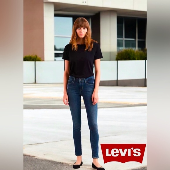 NWOT Levi's Women's 711 Skinny Jeans, W27-L30, Blue - Picture 1 of 10